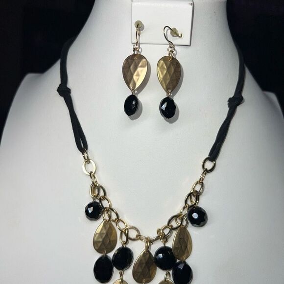 Premier Designs Modernist Abstract Statement Necklace and Earring Set - Picture 5 of 12